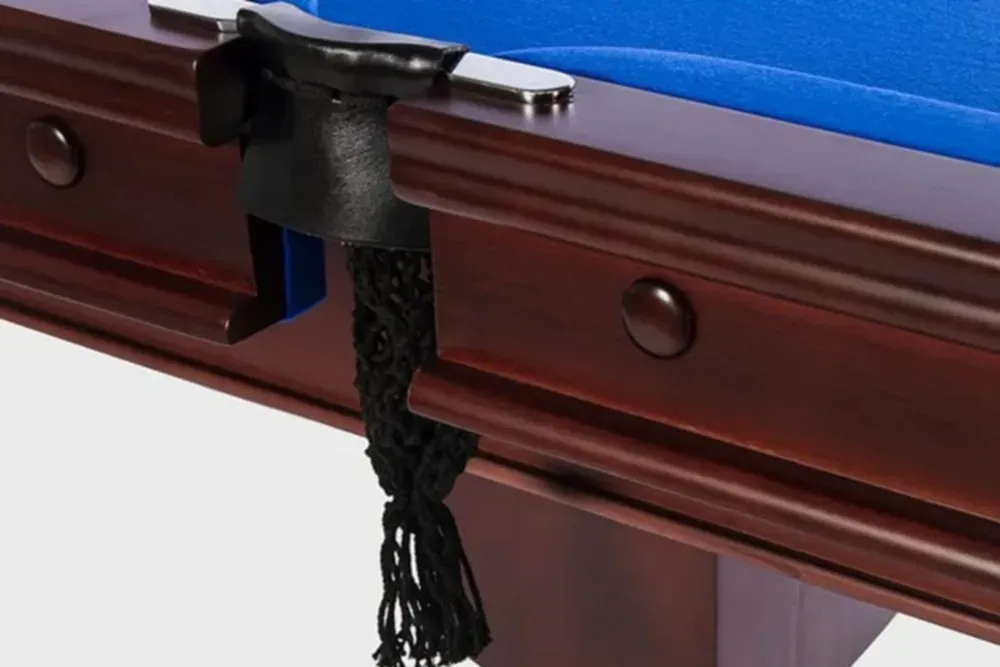 Sapphire-walnut-details-cloth.webp
